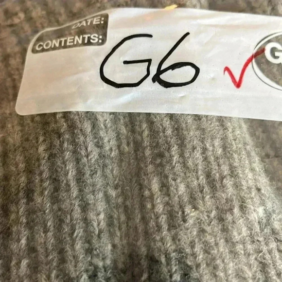 MODA INT’L size small (oversized) 100% Lambs Wool - Picture 11 of 11